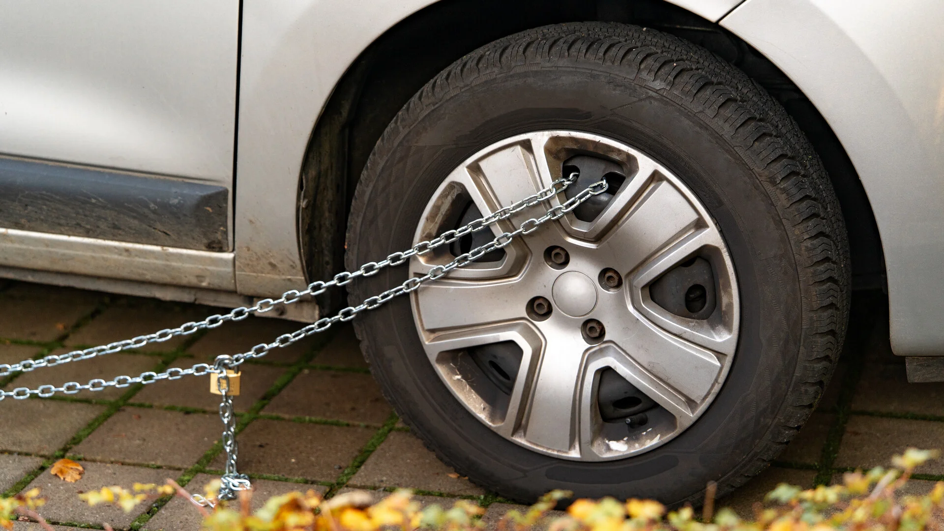 Werkstattbindung bei der KFZ Versicherung: Mythen, Fakten & warum Sie mit KOVO DIREKT wirklich frei sind